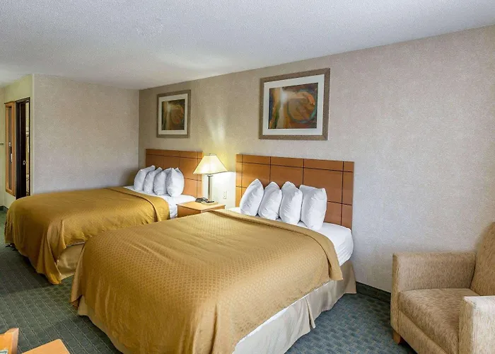 Quality Inn At Collins Road - Cedar Rapids
