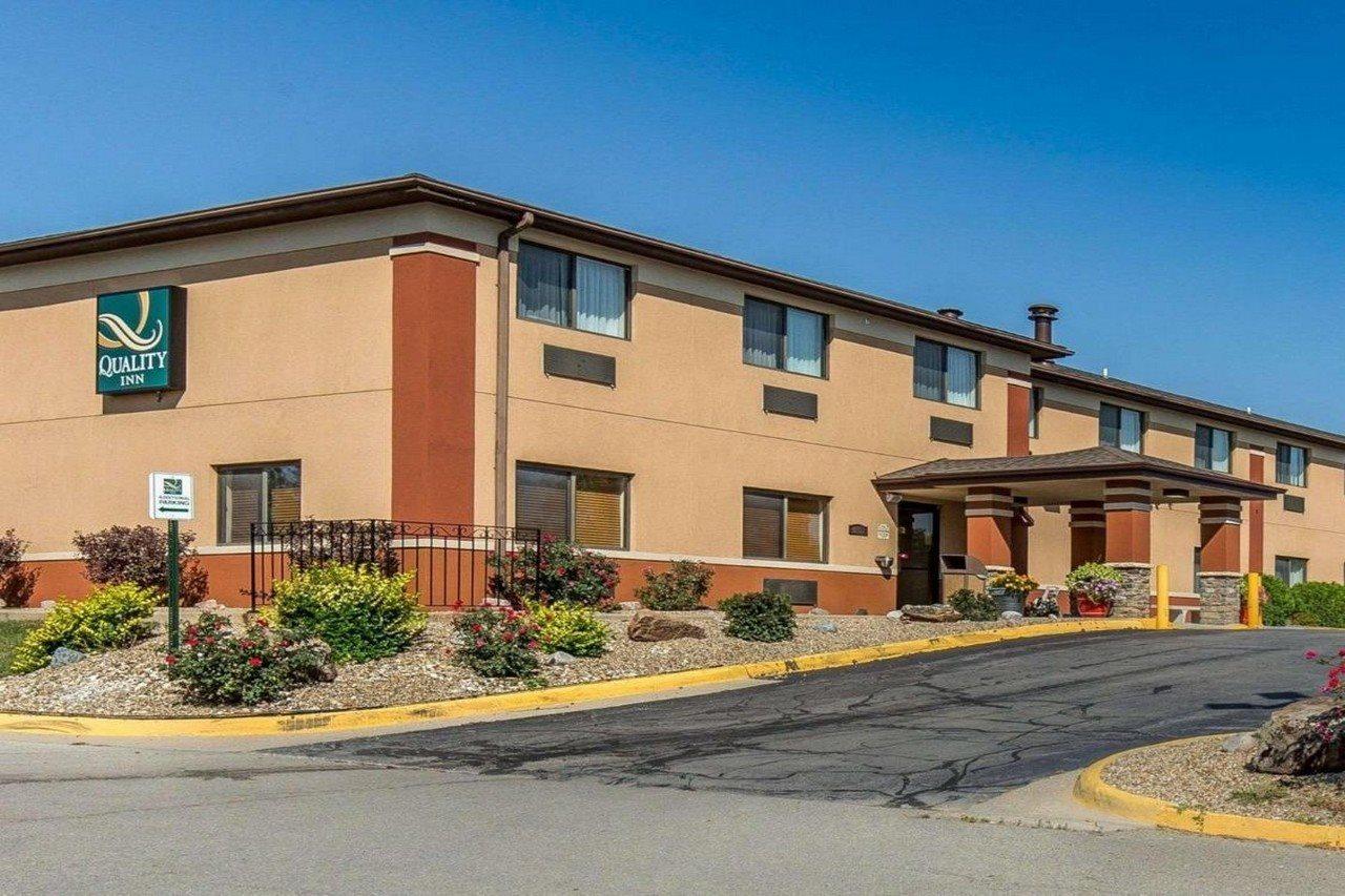 Quality At Collins Road - 3* Cedar Rapids