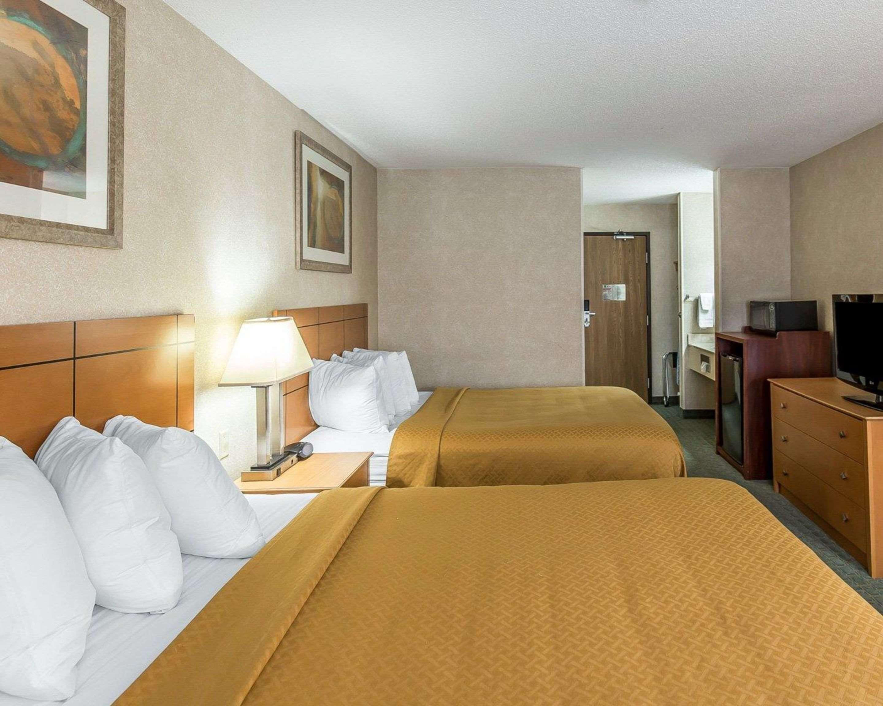 Quality At Collins Road - Inn 3*