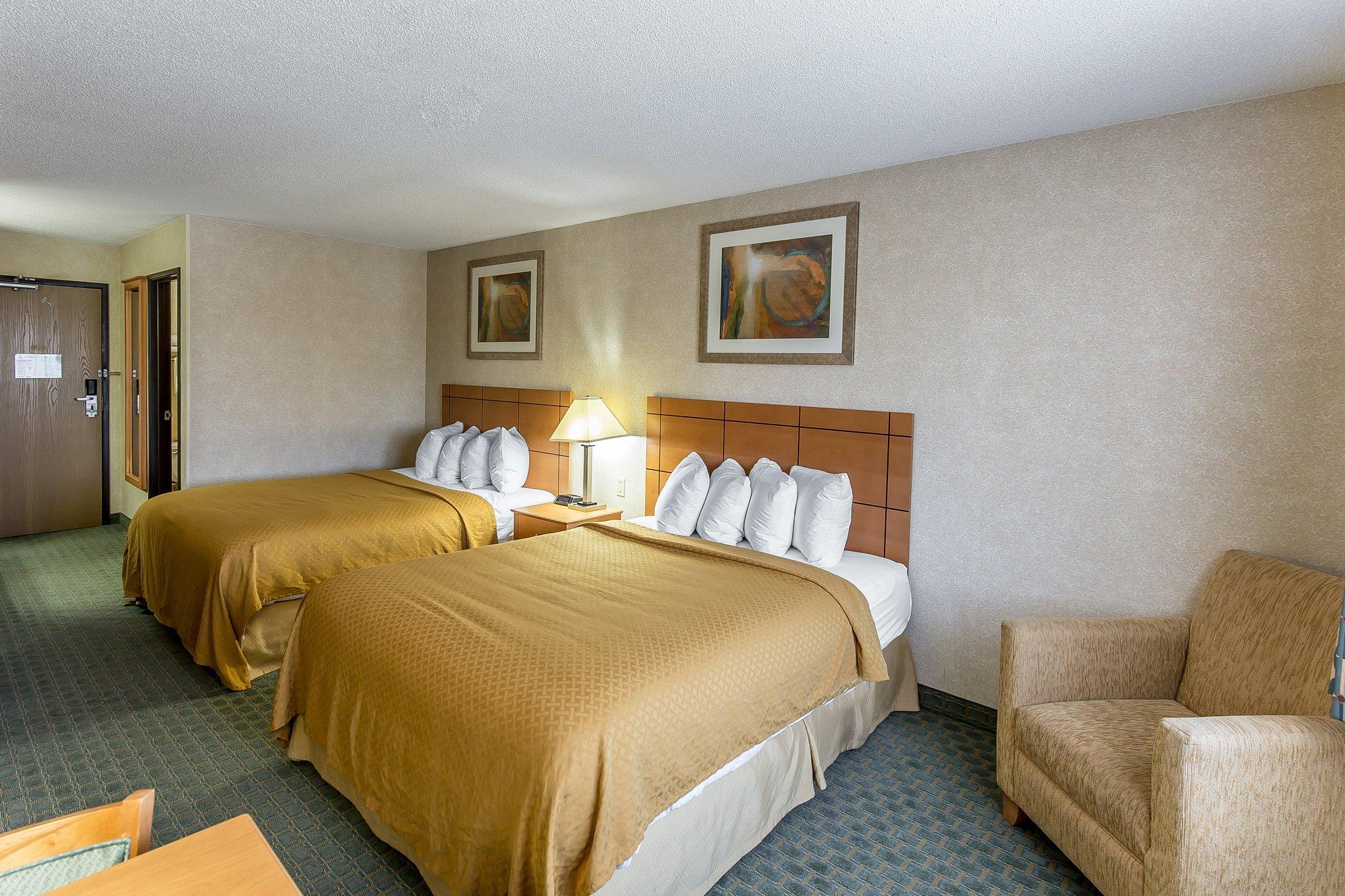 Quality At Collins Road - Inn 3*