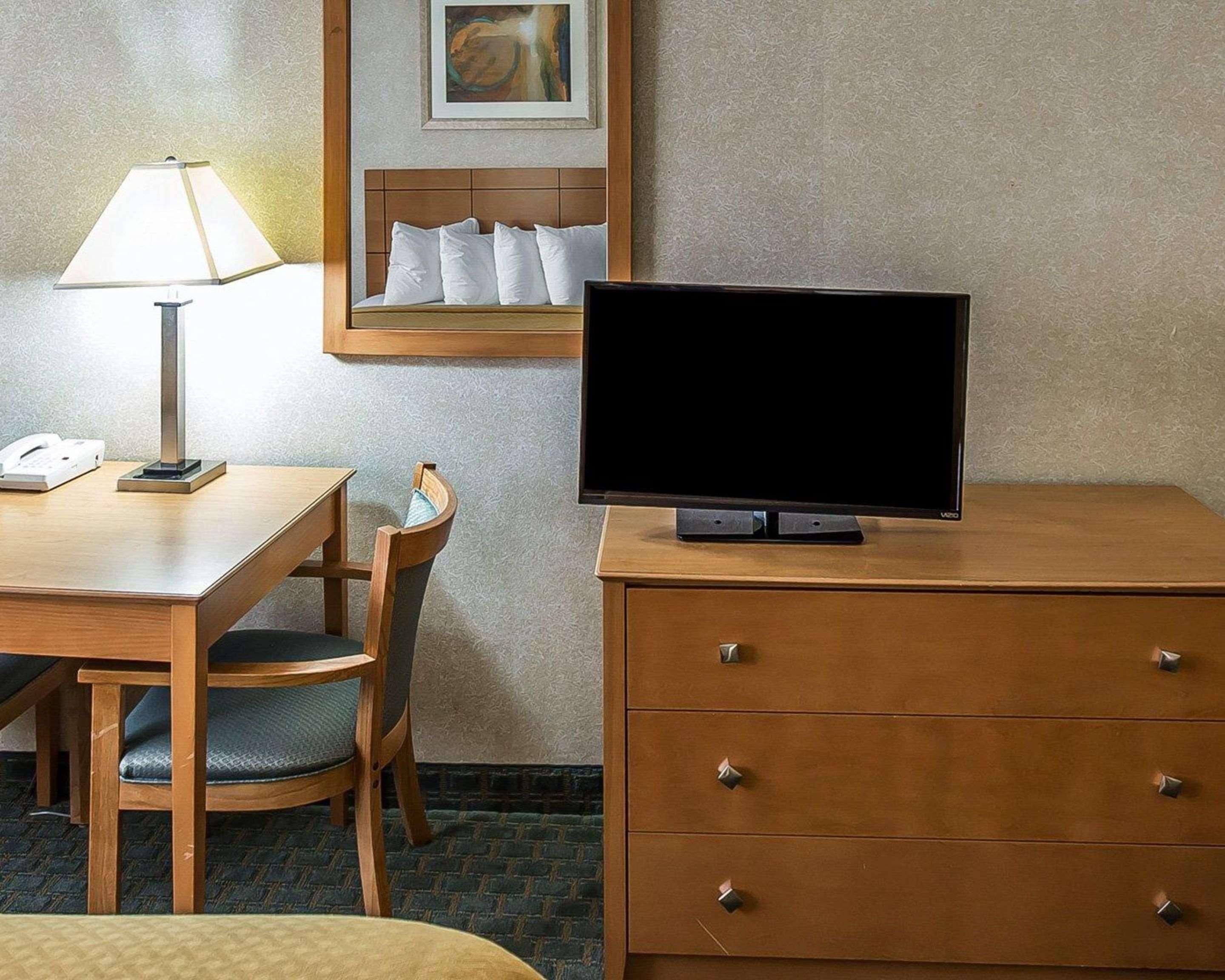 Inn Quality At Collins Road - Cedar Rapids