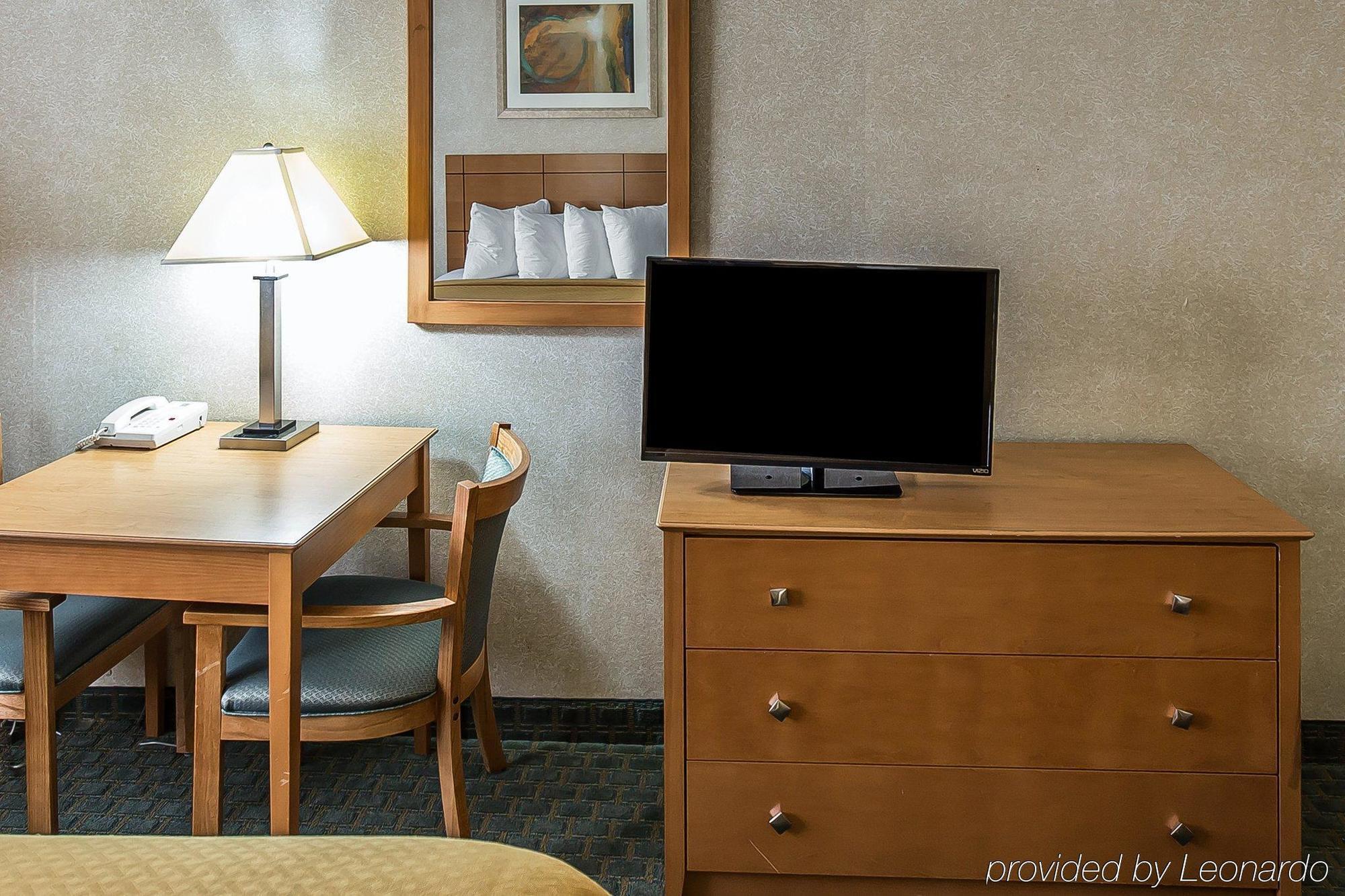 Quality At Collins Road - Inn Cedar Rapids