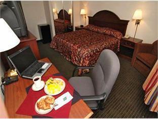 Quality At Collins Road - Inn 3*