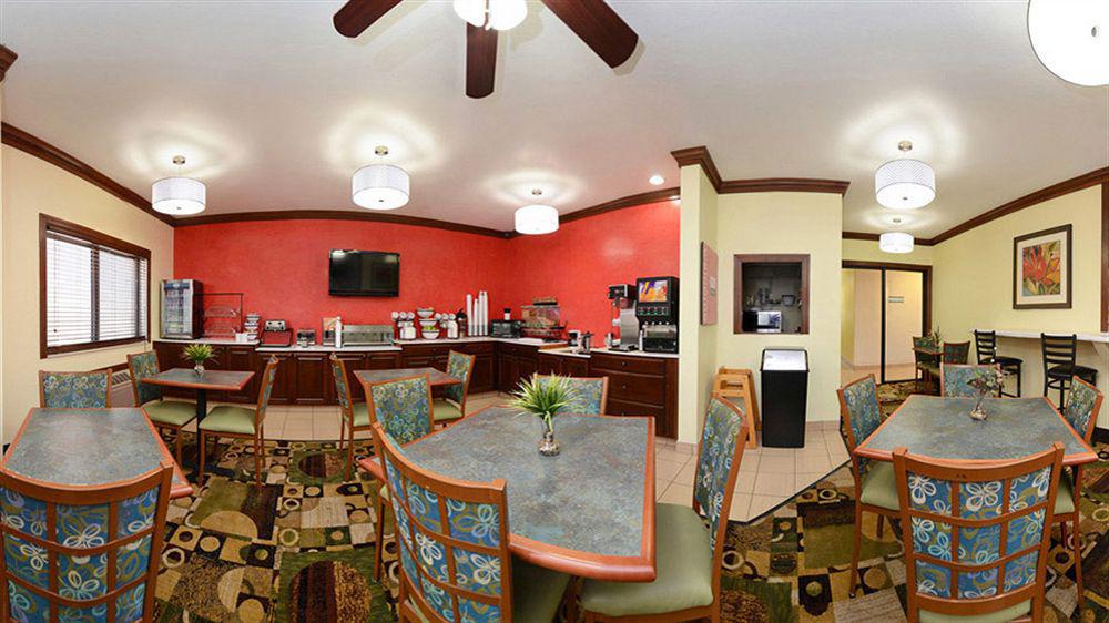 Inn Quality At Collins Road - Cedar Rapids